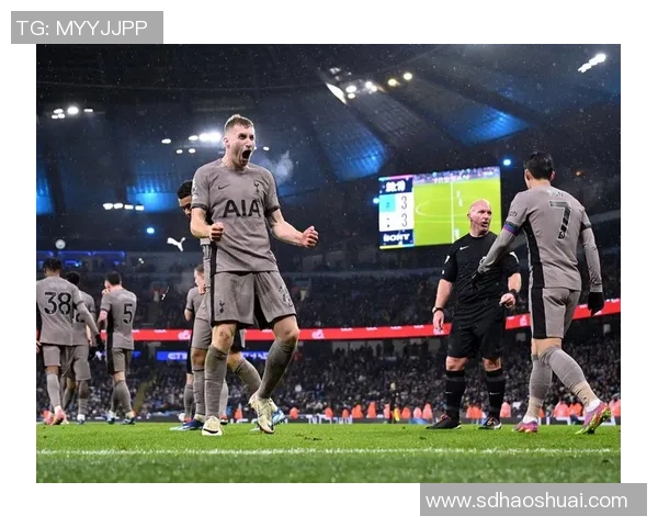 世界杯焦点战尤文图斯与那不勒斯激战成平引发争议判罚引爆全场