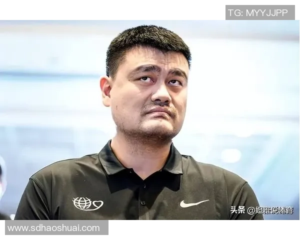 姚明因比赛受伤头部缝针恢复中球迷纷纷送上祝福与关心