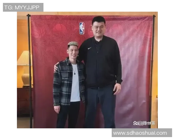 姚明脸尺寸揭秘：如何影响他的篮球生涯与公众形象