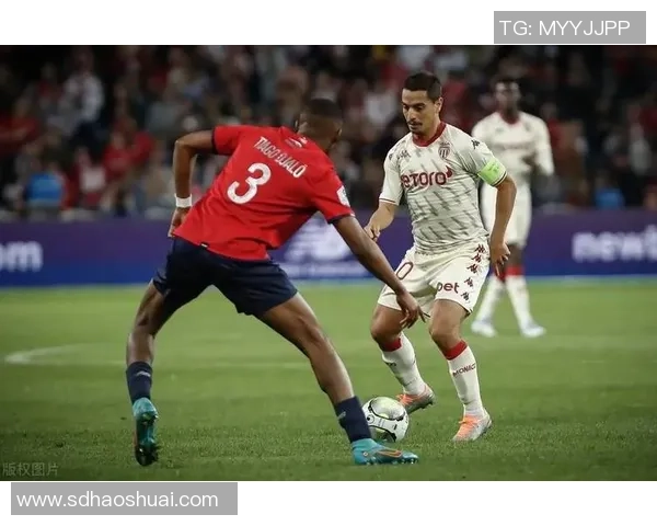 欧冠激战：那不勒斯补时绝杀本菲卡全场沸腾精彩集锦回顾