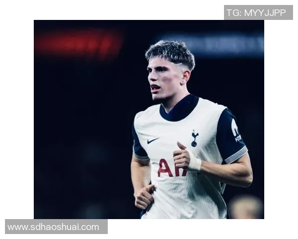 热刺逆袭拜仁3-0胜利时刻全场沸腾战术解析与精彩瞬间回顾