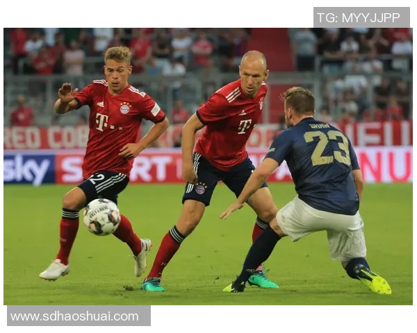 世界杯精彩对决曼联与拜仁战成平局乌龙球瞬间点燃全场激情 世界杯精彩对决曼联与拜仁战成平局乌龙球瞬间点燃全场激情