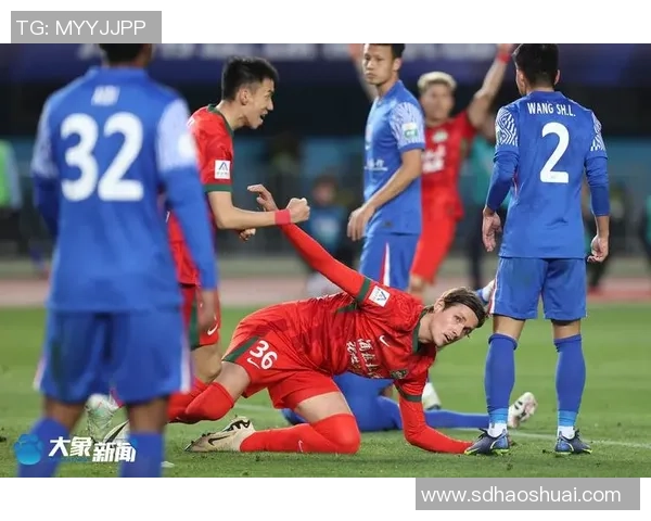 中超精彩对决曼联3-0战胜巴萨点球大战点燃全场热情与转会传闻