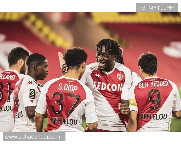 德甲激战:AC米兰大胜莱比锡引发争议判罚全场沸腾 德甲激战:AC米兰大胜莱比锡引发争议判罚全场沸腾