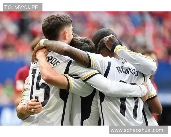 巴萨在世界杯大战中以3-0战胜皇马球员帽子戏法点燃全场激情