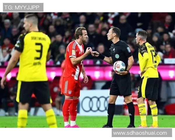 德甲焦点战：拜仁逆转巴萨全场精彩瞬间与战术解析