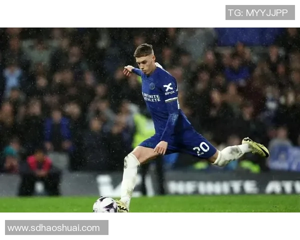 英超激战：多特蒙德狂胜曼联五球大捷帽子戏法引发转会热议