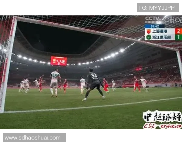 足总杯精彩对决AC米兰狂胜里昂上演帽子戏法引发全场热潮