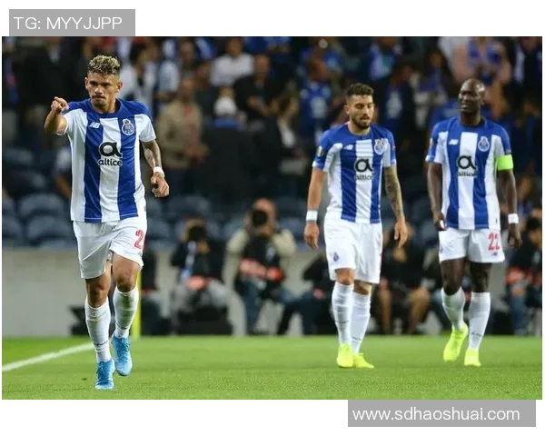 友谊赛巴黎圣日耳曼与本菲卡战平补时争议进球引发全场热议