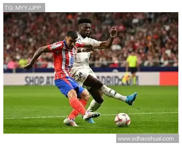 国王杯激战：拜仁大胜巴黎乌龙球引发争议判罚全场沸腾