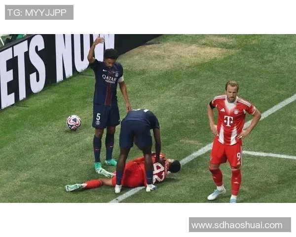 足总杯激战:那不勒斯与拜仁战成平局神扑瞬间引发全场热议
