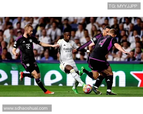 欧冠激战：拜仁逆转尤文图斯神奇扑救点燃全场激情