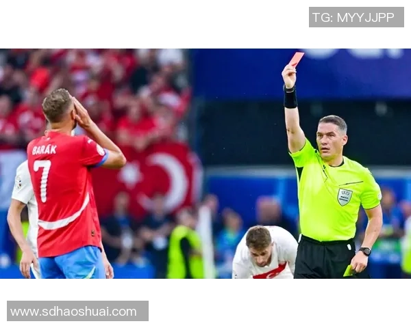 欧联杯激战多特蒙德小胜巴黎圣日耳曼争议判罚引发全场热议